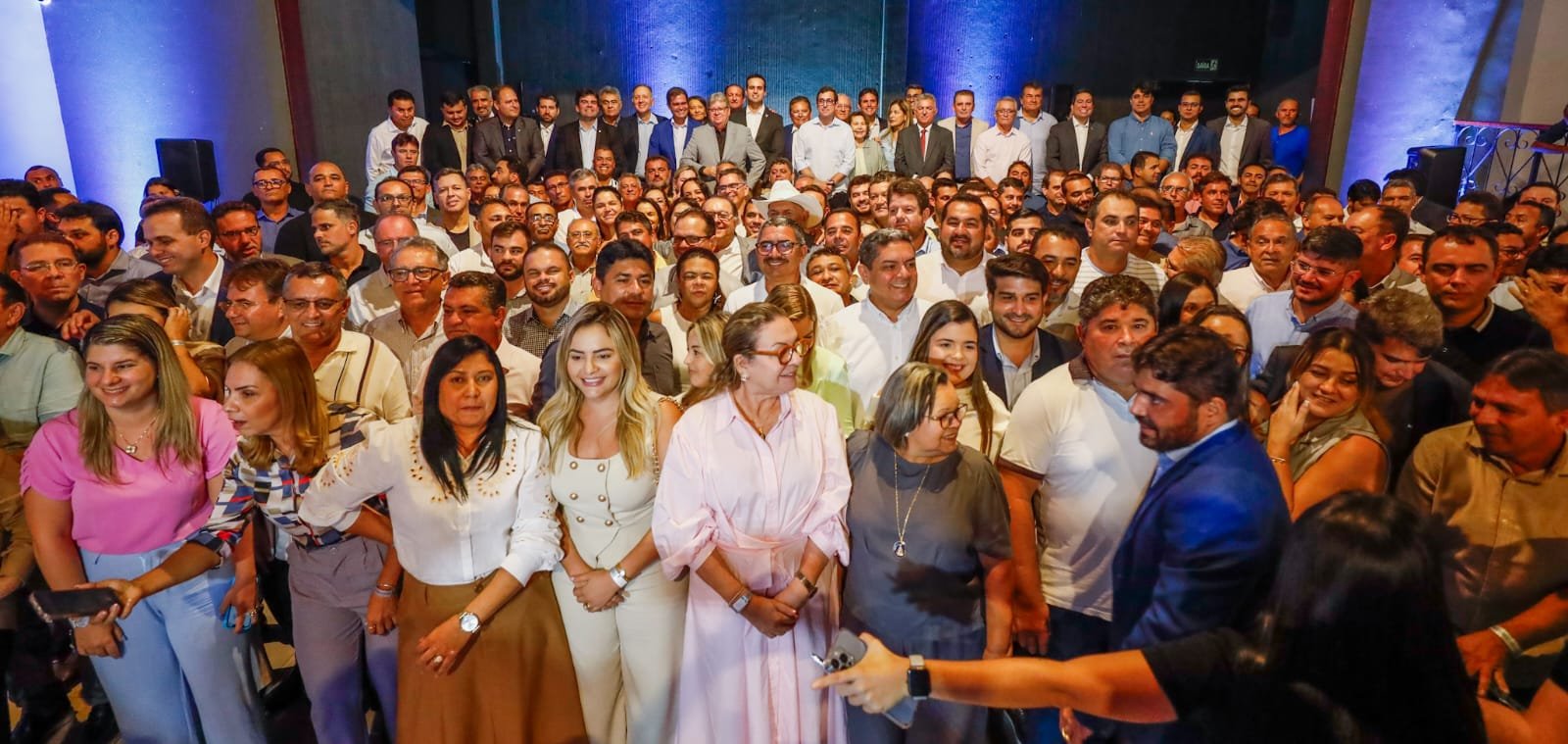 João Azevêdo promoveu almoço com prefeitos e deputados que compõem sua base. Foto: Assessoria