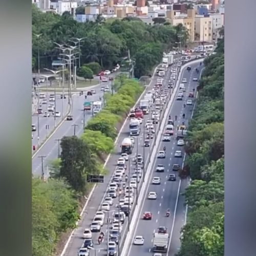 BR-230 segue com dia de caos e registros de trânsito lento em João Pessoa