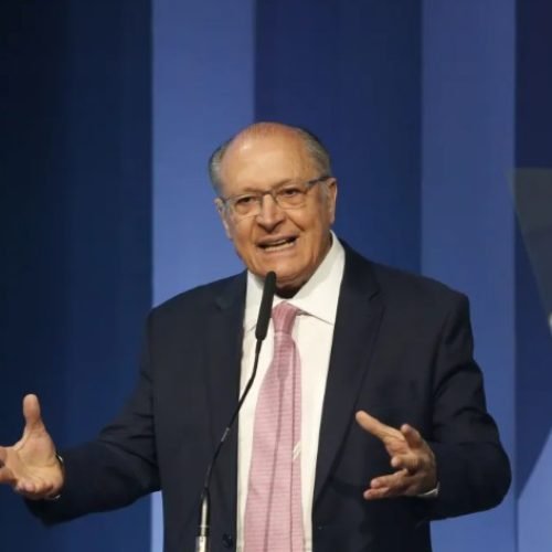 Com diagnóstico de gastroenterite, vice-presidente Geraldo Alckmin recebe alta de hospital em Brasília