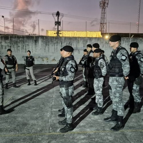 Operação da Polícia Militar cumpre mandados contra suspeitos de integrar da facção criminosa na Grande João Pessoa