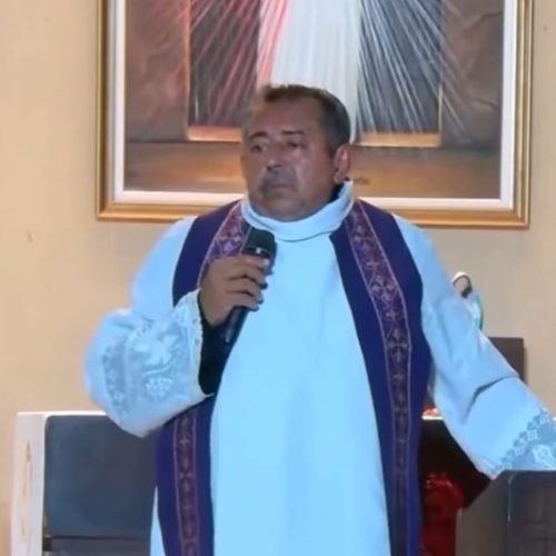 Padre paraibano diz que Jesus foi esquecido e pede que pais não levem filhos para ver Papai Noel: “não suporto aquele velho”